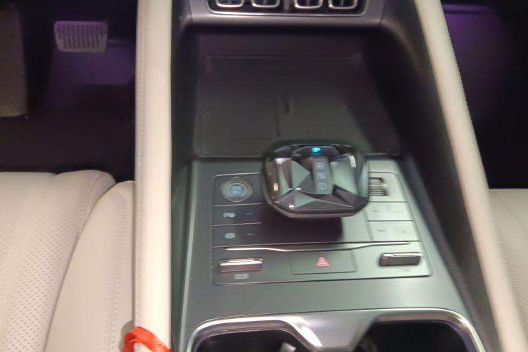 BYD SongL EV 2025 #18 BYD SongL EV 2025 car image #18