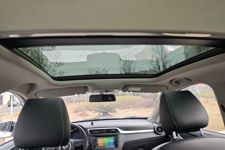 MG ZS 2019 car image #18