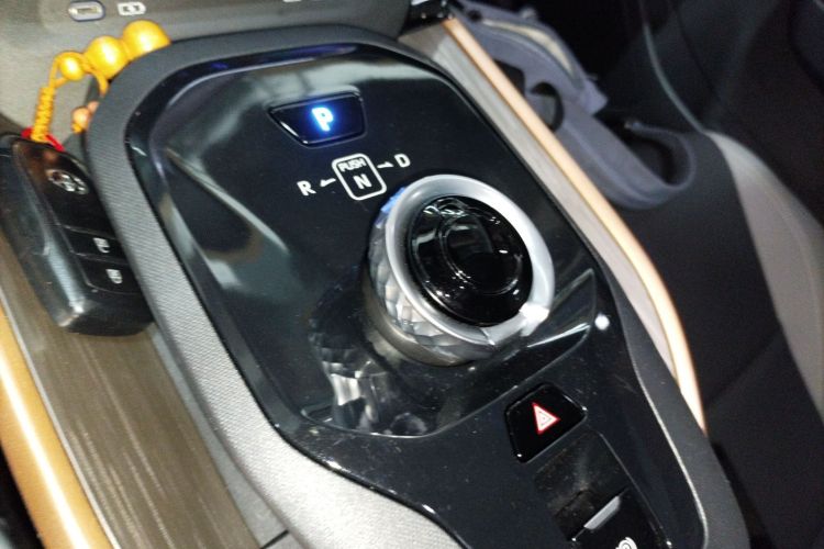 Toyota bZ3 2023 صورة سيارة #18