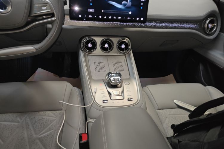 Denza N8 2023 imagen de coche #18