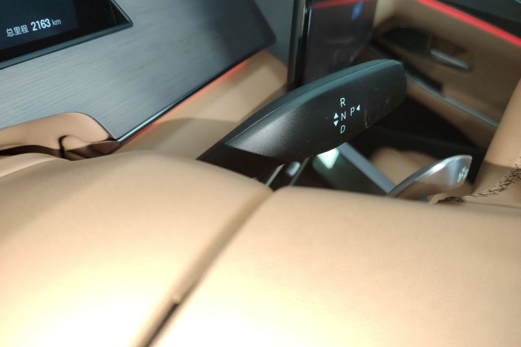 BYD HanL 2025 #18 BYD HanL 2025 car image #18