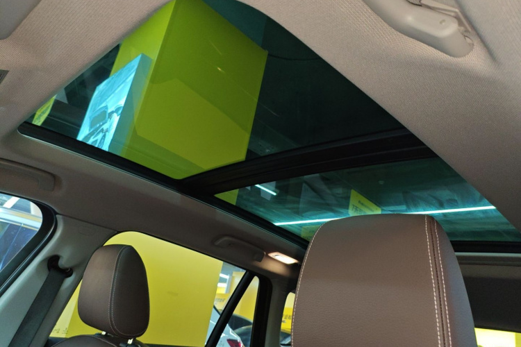 BMW X1 New Energy 2019 immagine di auto #18