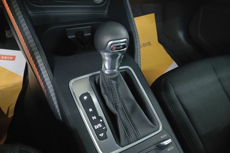 Q2L 2019 car image #18