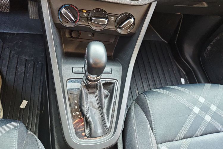 MG 3 2018 car image #18