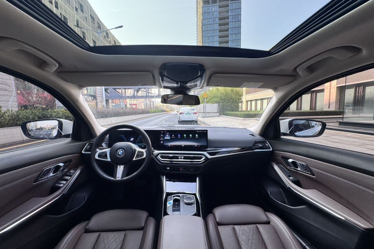 BMW i3 2023 car image #18