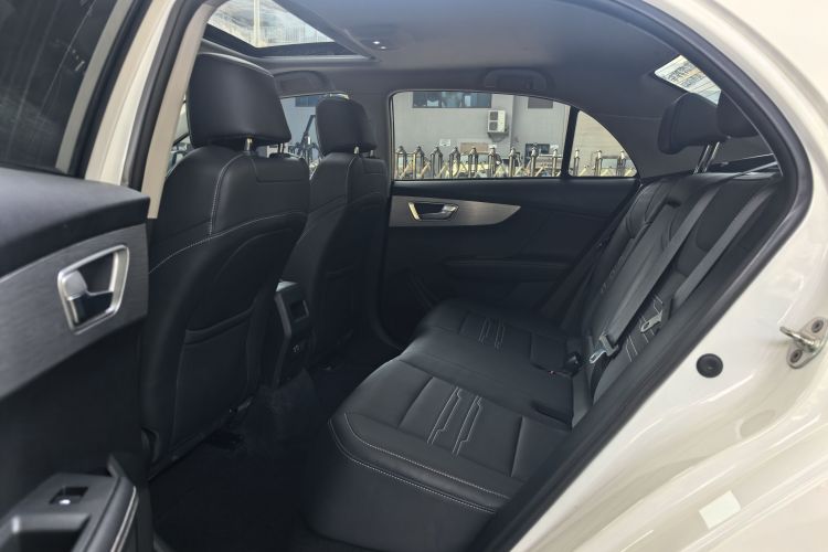 BYD Qin New Energy 2022 car image #18