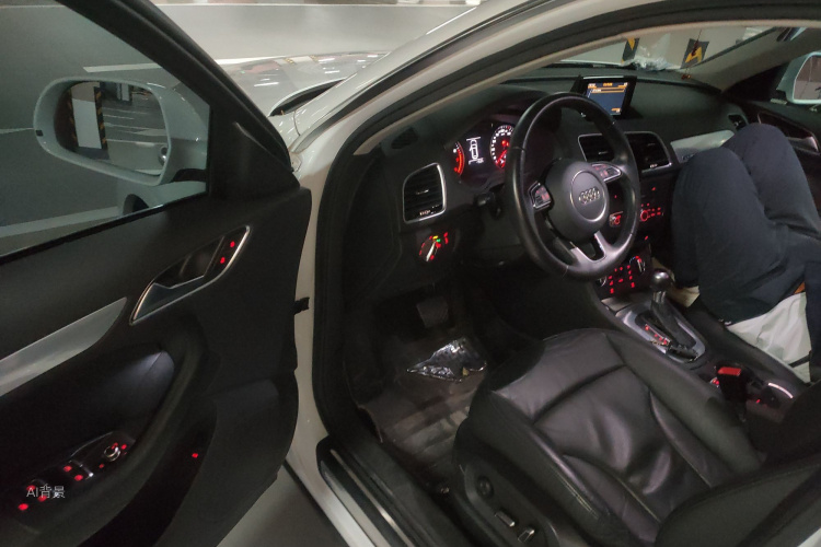 Audi Q3 2017 #18 Audi Q3 2017 car image #18