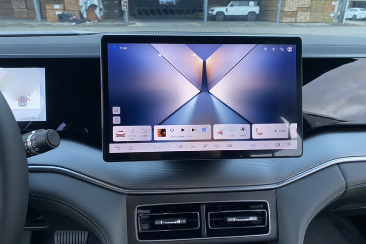 BYD SongL DM-i 2025 car image #18