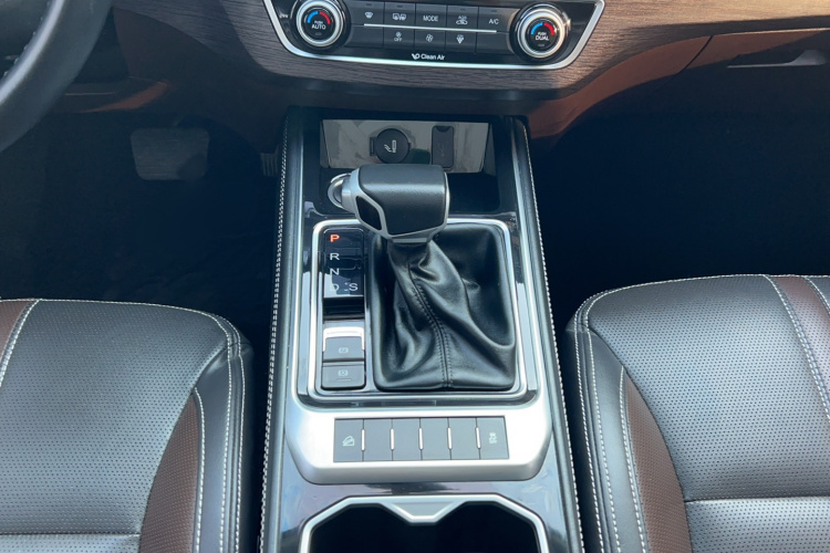 Forthing JOYEAR X5 2019 car image #18