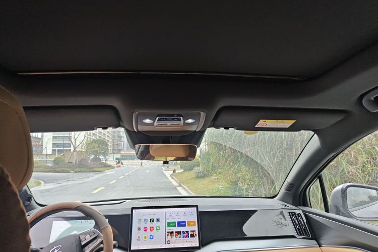BYD SongL DM-i 2024 car image #18
