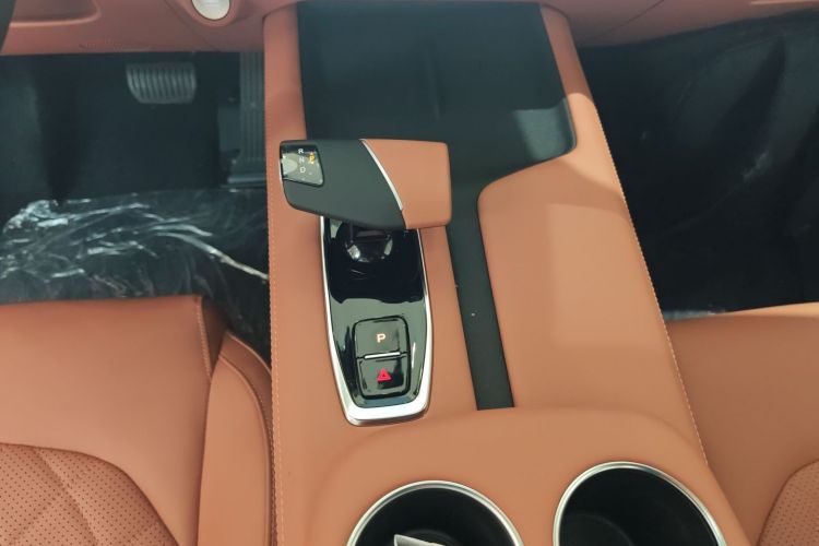 Changan UNI-Z PHEV 2025 car image #18