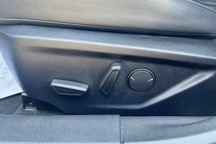 Ford Focus Active 2020 #18 Ford Focus Active 2020 car image #18