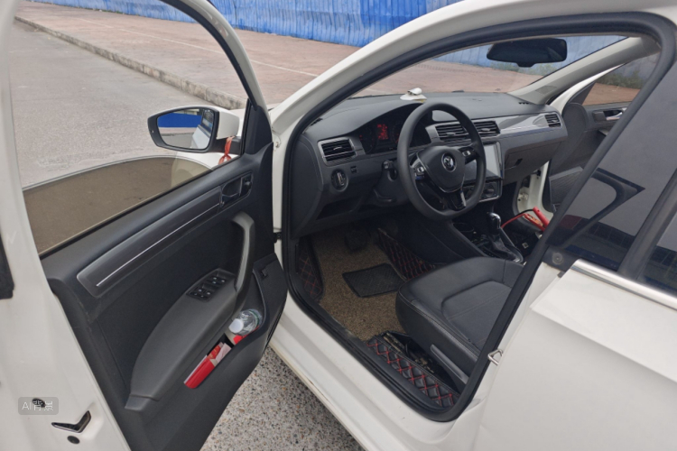 Santana 2018 car image #18