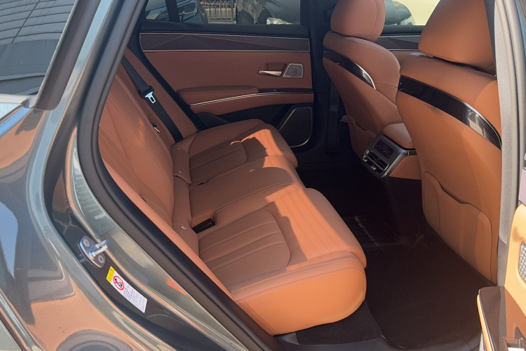 BYD HanL 2025 صورة سيارة #18