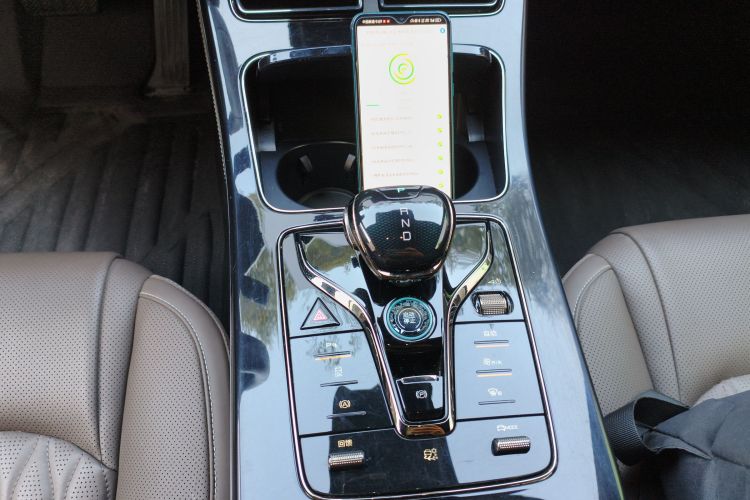 BYD Han 2023 immagine di auto #18