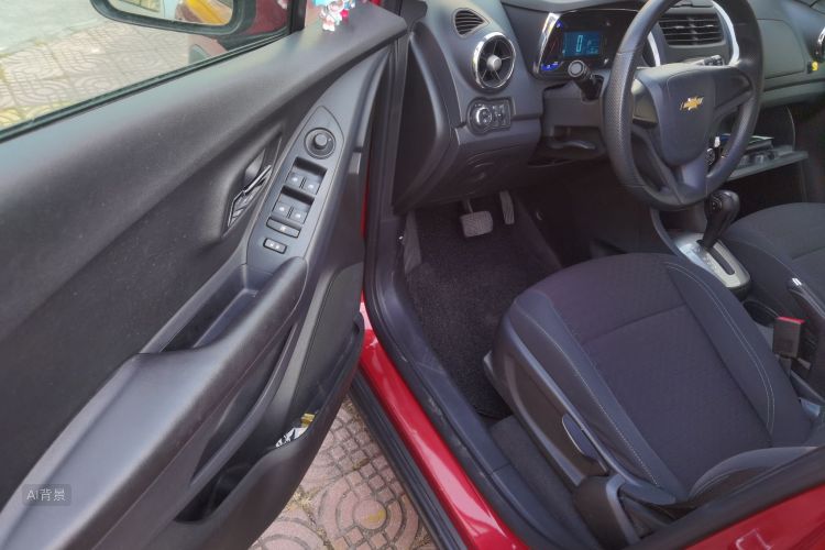 Chevrolet Tracker 2015 immagine di auto #18