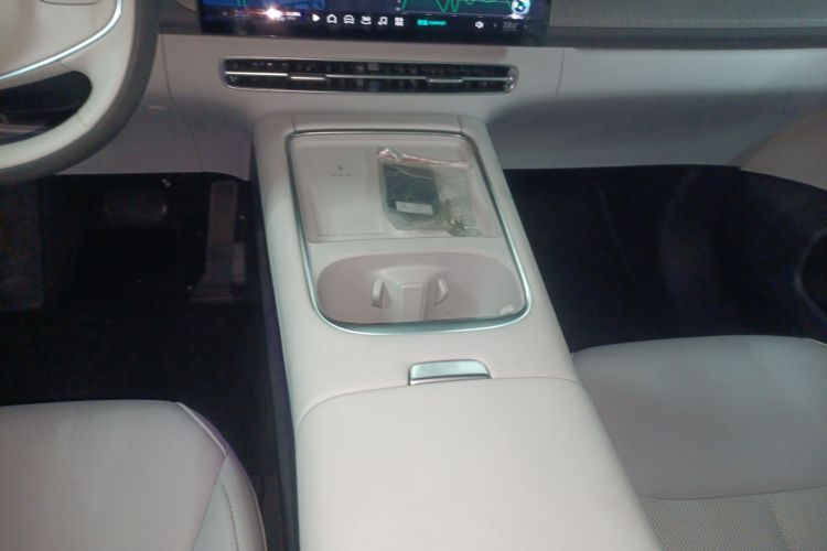 Xpeng G6 2025 #18 Xpeng G6 2025 car image #18