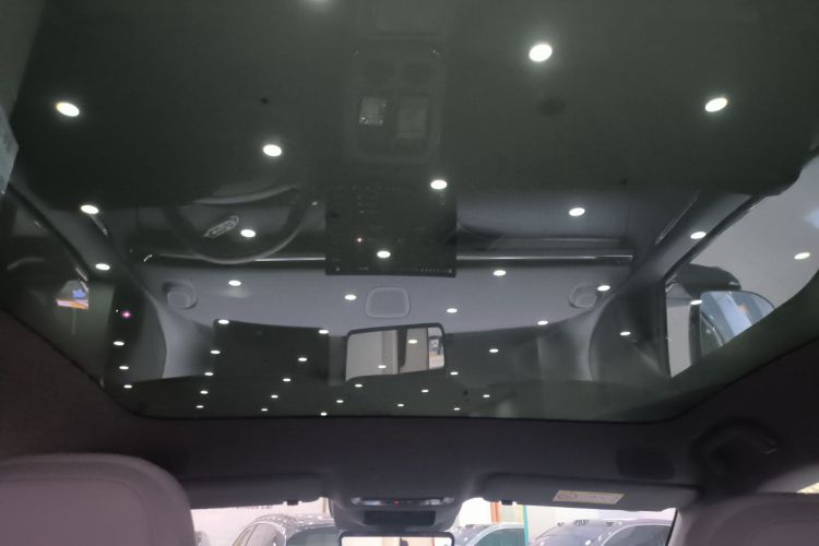 Xpeng G7 2025 #18 Xpeng G7 2025 car image #18