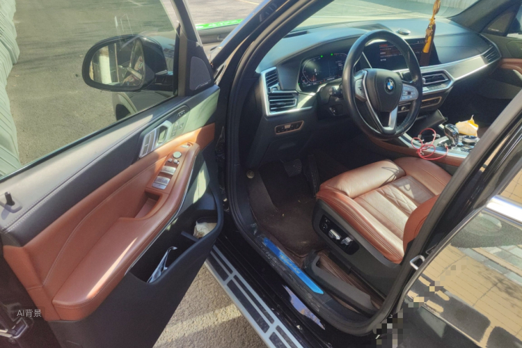 BMW X7 2021 car image #18