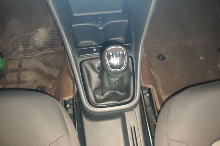 Skoda Rapid 2019 car image #18