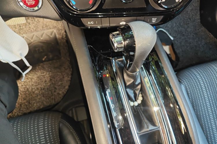 Honda VEZEL 2018 #18 Honda VEZEL 2018 изображение автомобиля #18