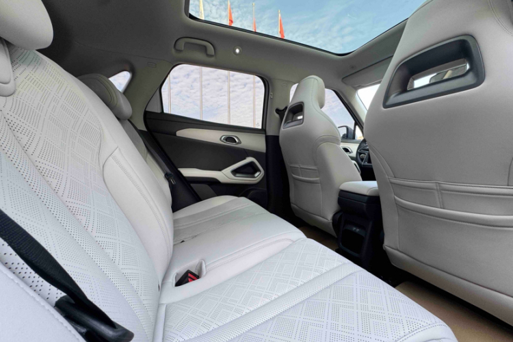 BYD YuanUP 2024 #18 BYD YuanUP 2024 car image #18