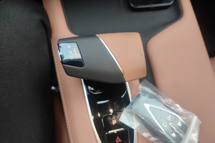 Changan UNI-Z PHEV 2025 car image #18