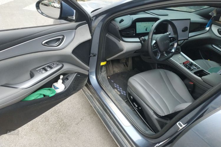 BYD Seal 07 DM-i 2025 car image #18