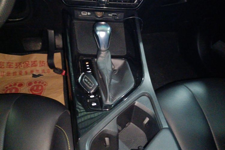 Roewe i5 2021 #18 Roewe i5 2021 car image #18