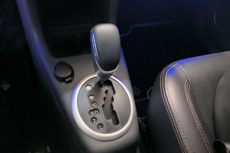 Suzuki Swift 2017 car image #18