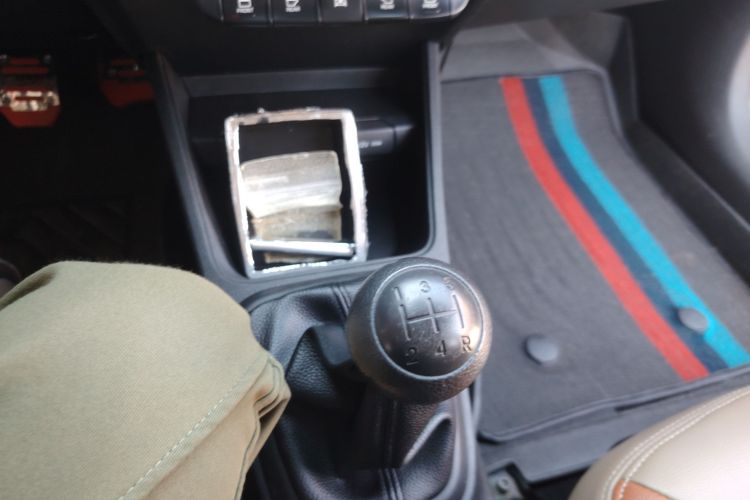 起亚 焕驰 2018 汽车图片 #18