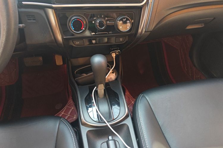 Honda Greiz 2017 صورة سيارة #18