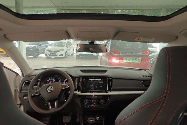 Skoda Kamiq 2020 car image #18