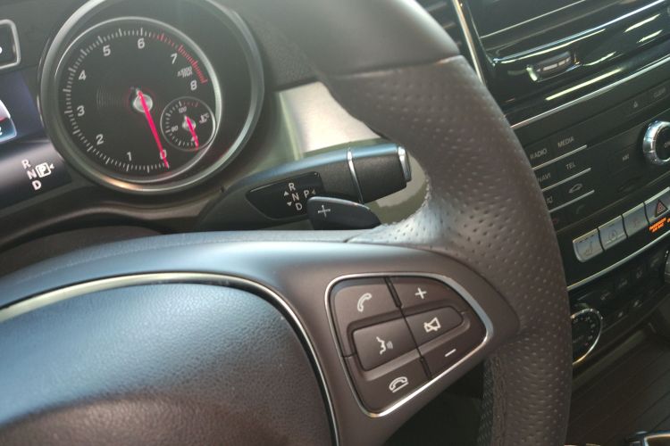 Mercedes-Benz GLE Class 2015 car image #18