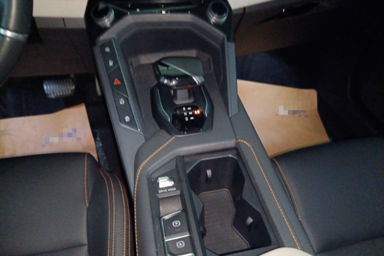 Lynk & Co 06 EM-P 2022 car image #18