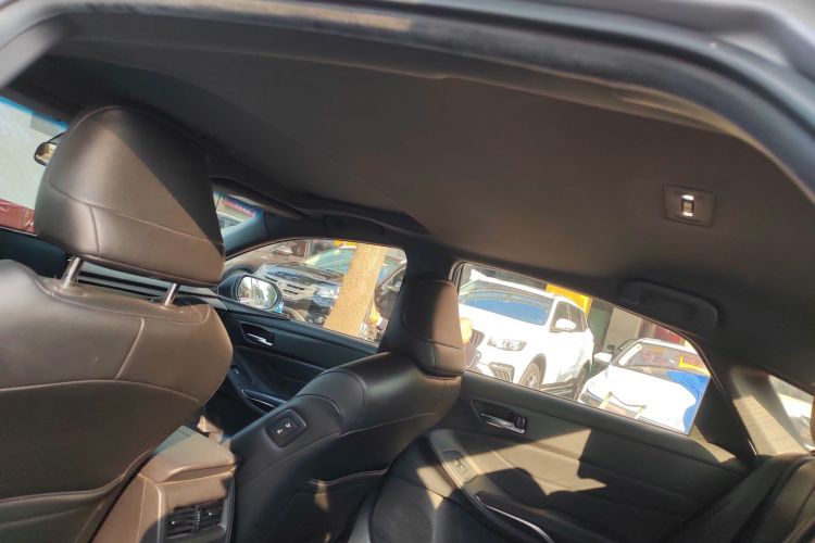 Toyota Avalon 2019 car image #18