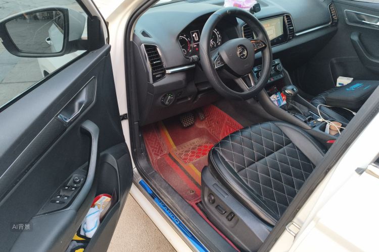 Skoda Karoq 2021 изображение автомобиля #18