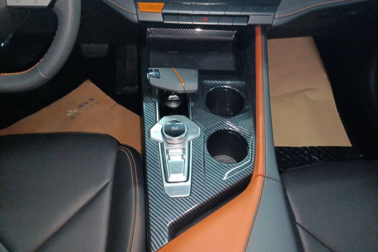 Changan UNI-V 2023 car image #18