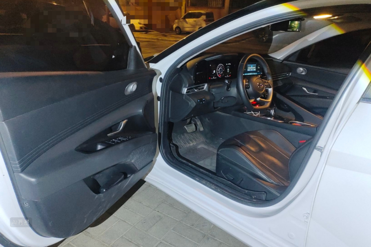 Hyundai Elantra 2022 car image #18