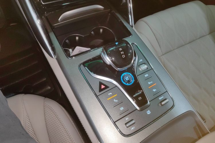 BYD Tang New Energy 2023 #18 BYD Tang New Energy 2023 car image #18