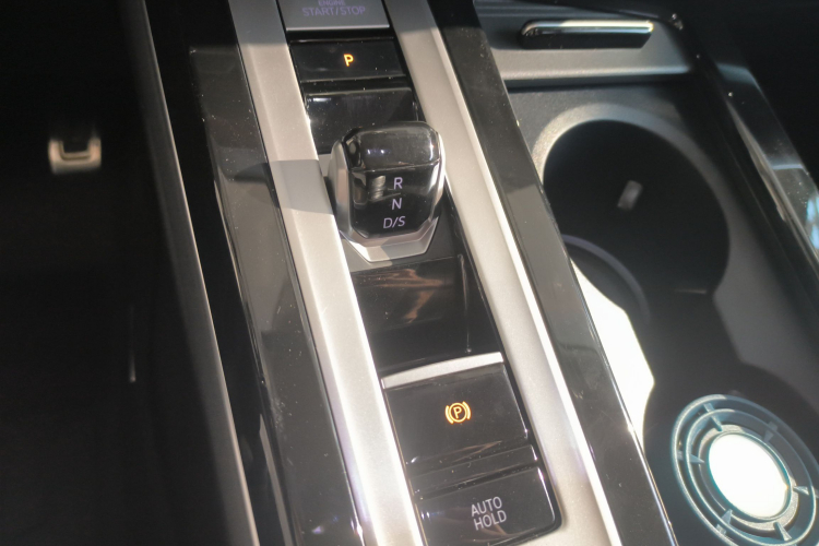 Volkswagen Tavendor 2024 car image #18