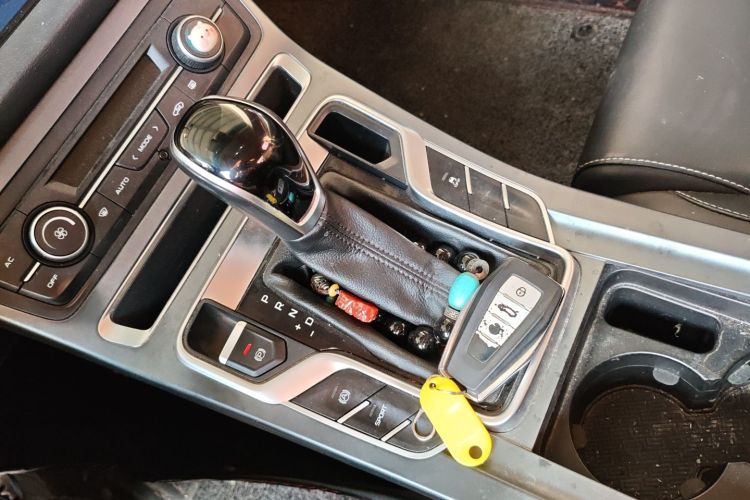 GEELY Emgrand 2019 car image #18