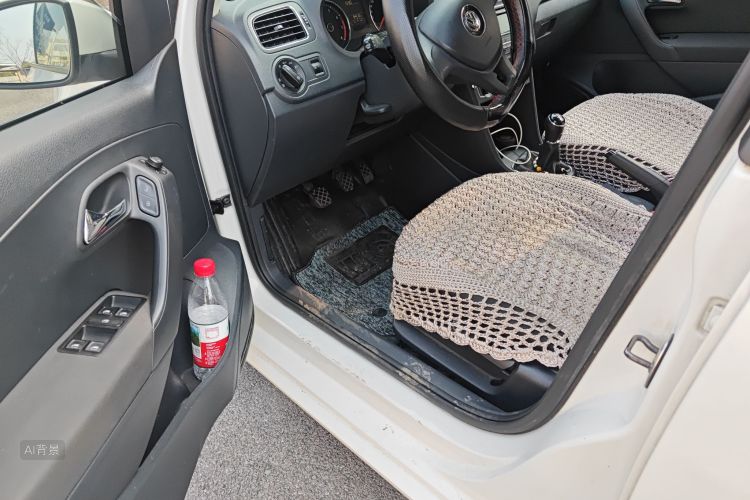 Polo 2015 car image #18