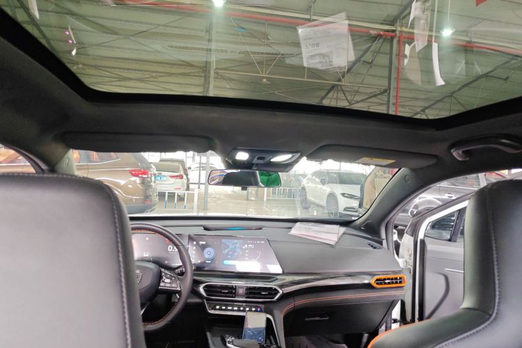 Changan UNI-T 2022 car image #18