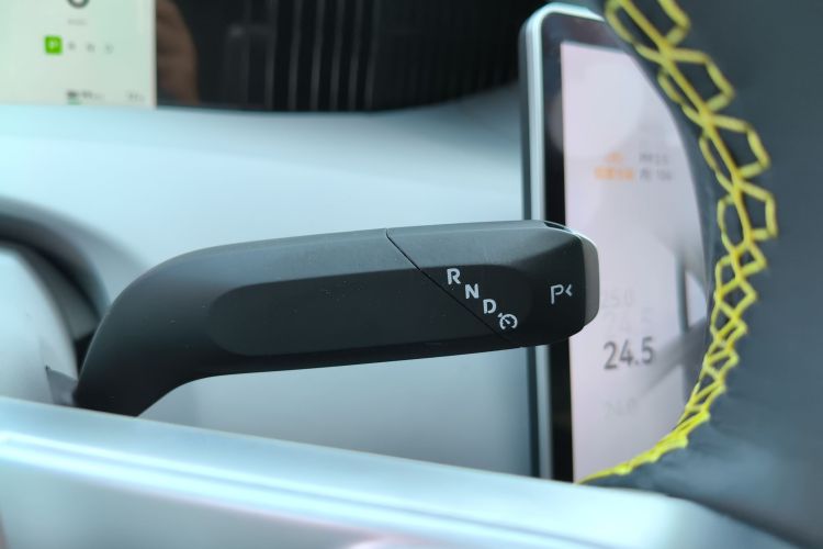 Avatr 11 2024 car image #18