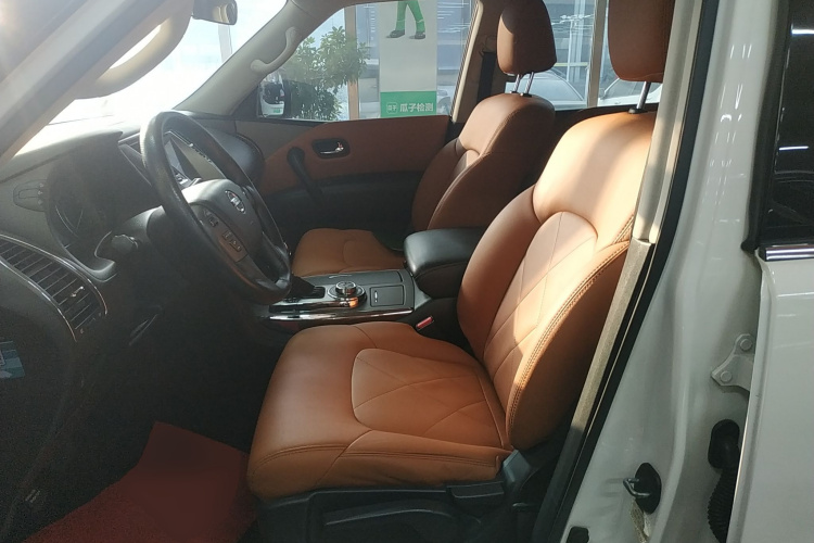 Nissan 2019 car image #18