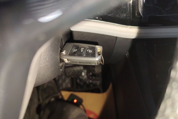 VS5 2023 car image #18