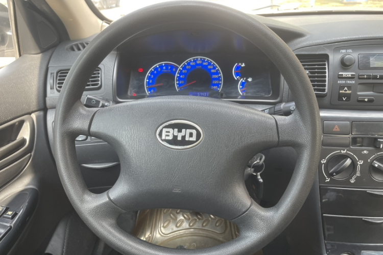 BYD F3 2019 car image #18