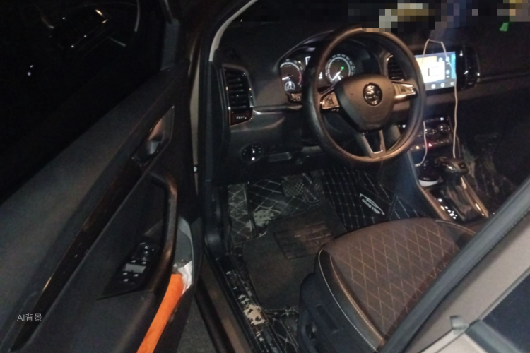 Skoda Karoq 2019 изображение автомобиля #18