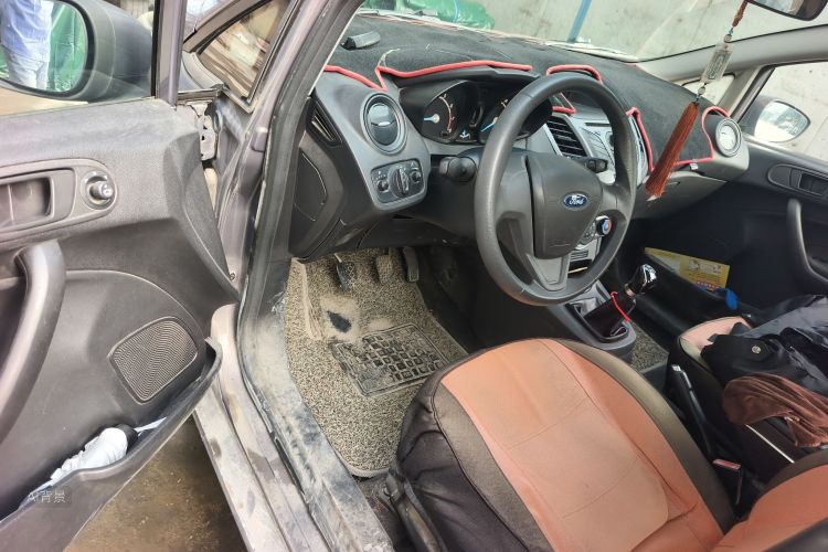 Ford Fiesta 2015 car image #18